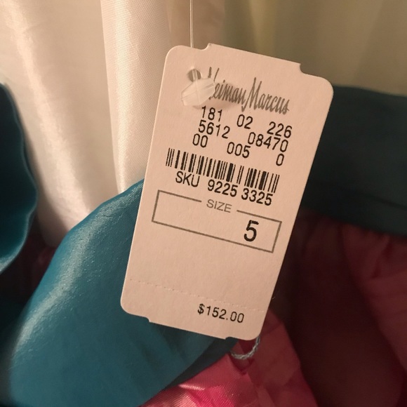 Susanne Lively Design Dress - Picture 3 of 3